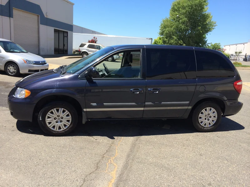 2007 CHRYSLER TOWN & COUNTRY - Image 2