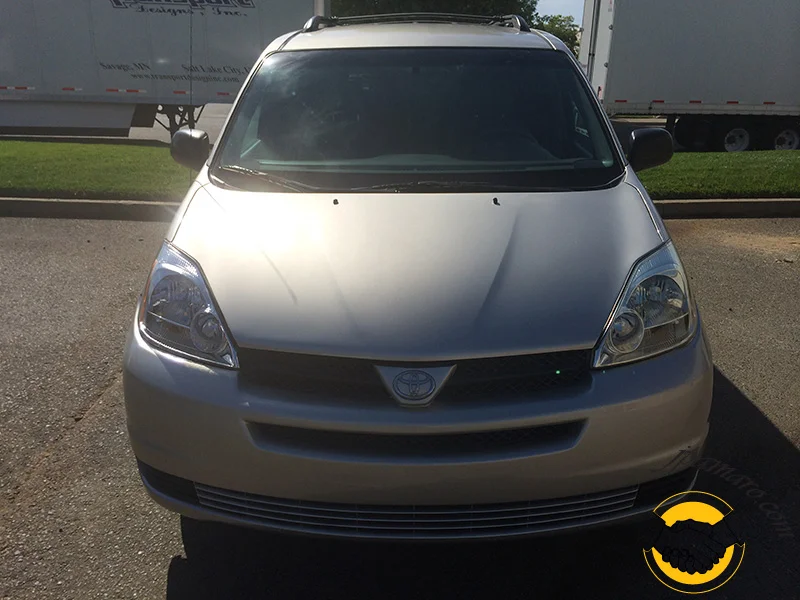 2005 Toyota Sienna LE SPORTSVAN - Image 2